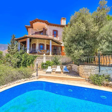 Yarimada Deniz Manzarali Cindy