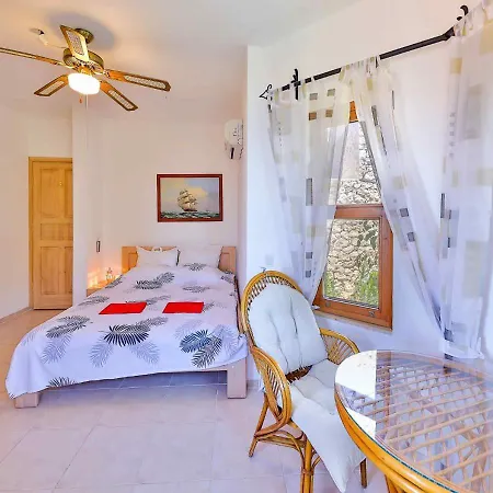 Villa Yarımada Deniz Manzaralı Cindy Kaş