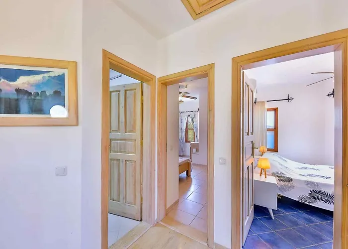 Yarımada Deniz Manzaralı Cindy Villa *