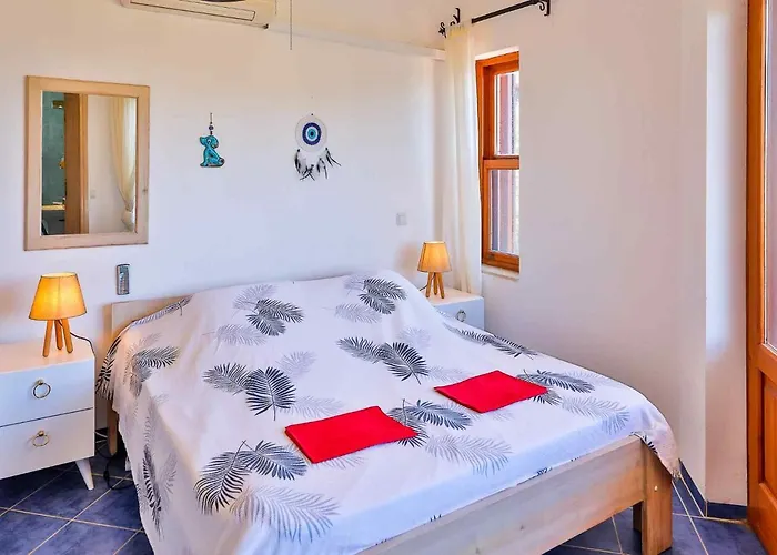 Yarımada Deniz Manzaralı Cindy Villa *