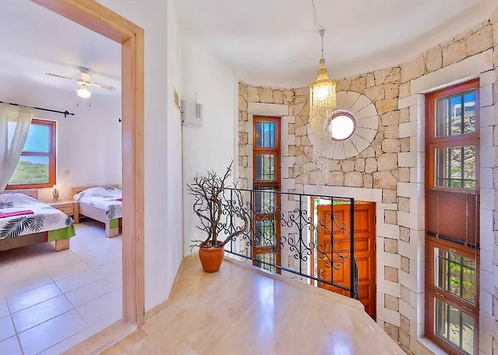 Villa Yarımada Deniz Manzaralı Cindy Kaş