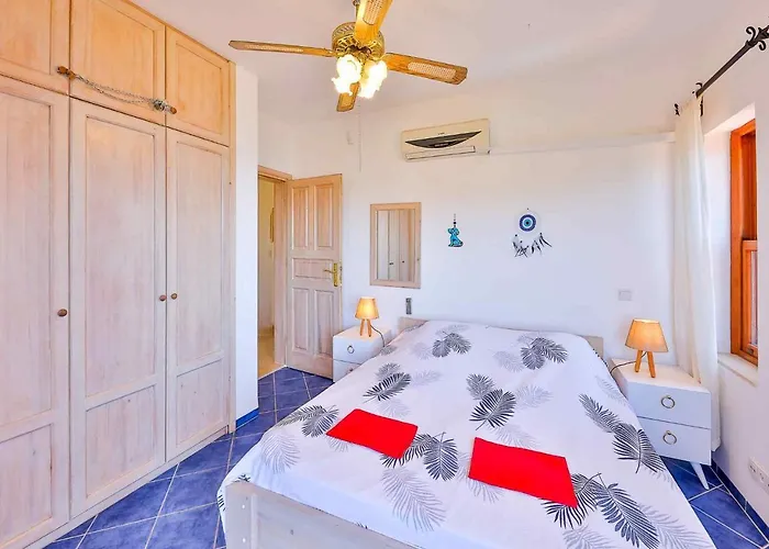 Yarımada Deniz Manzaralı Cindy Kaş