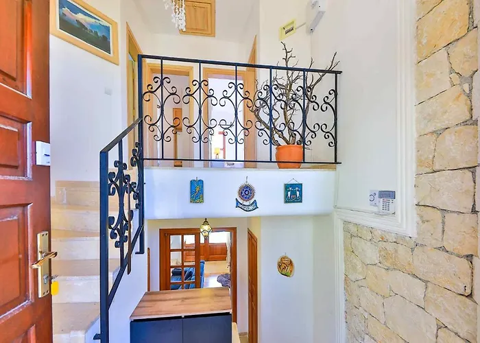 Villa Yarımada Deniz Manzaralı Cindy *