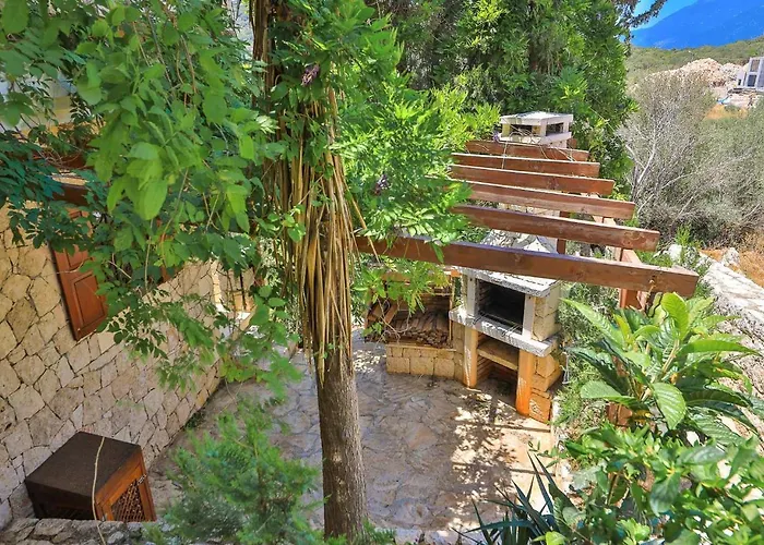 Villa Yarımada Deniz Manzaralı Cindy Kaş