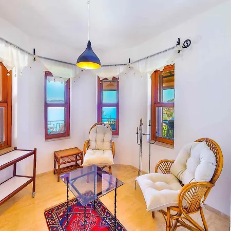 Yarimada Deniz Manzarali Cindy Villa *