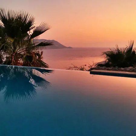 Yarimada Deniz Manzarali Cindy Villa