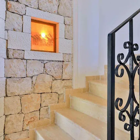 Villa Yarimada Deniz Manzarali Cindy Kaş