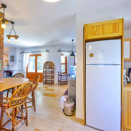 Yarimada Deniz Manzarali Cindy Villa Kas