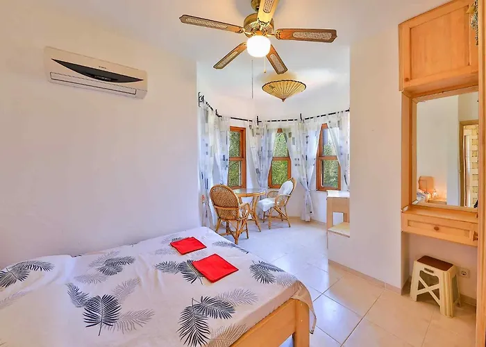 Yarimada Deniz Manzarali Cindy * Kaş